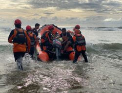 Warga Lamjabat Hilang Terseret Arus Pantai Lhoknga