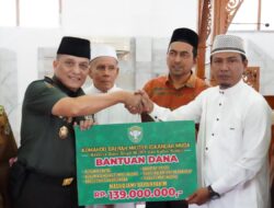 Pangdam IM Lakukan Ground Breaking dan Serahkan Dana Rehab Masjid Baiturrahim Ulee Lheue