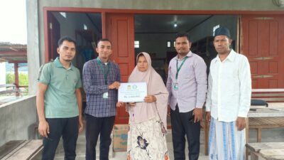 Warga Gugop Pulo Aceh Korban Angin Kencang, Terima Bantuan Baitul Mal