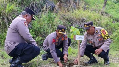 Peduli Lingkungan, Polres Aceh Selatan Tanam pohon Sambut Hari Bhayangkara Ke-78