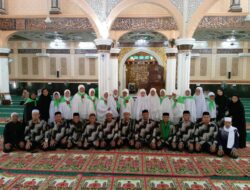 Kepulangan 32 Jemaah Haji Sabang Disambut dengan Peusijuk di Masjid Agung Babussalam