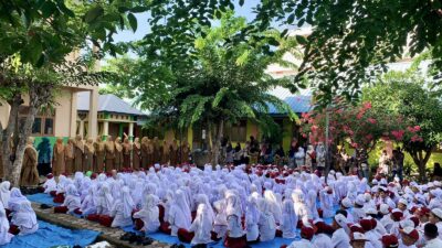 Plt Camat Peukan Bada Tinjau Program MPLS di SDN 1 Peukan Bada