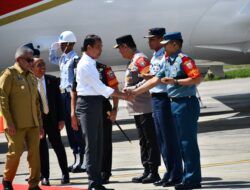 Komandan Lanal Sabang Sambut Kedatangan Presiden RI di Bandara SIM