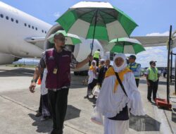 Terlambat Empat Jam dari Jadwal, Kloter 09 Jemaah Haji Aceh Tiba di Tanah Air