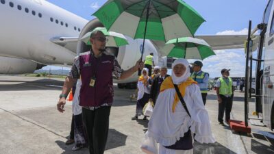 Terlambat Empat Jam dari Jadwal, Kloter 09 Jemaah Haji Aceh Tiba di Tanah Air