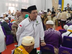 Irjen Kemenag RI Bersama Pj Gubernur Sambut Kedatangan Jemaah Haji Aceh Kloter 12