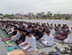 Ratusan Siswa-siswi MTs Nurul Falah Meulaboh Laksanakan Shalat Minta Hujan