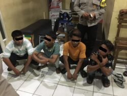 Warga Gampong Ie Masen Kayee Adang Tangkap Empat Remaja Miliki Sajam Hendak Tawuran