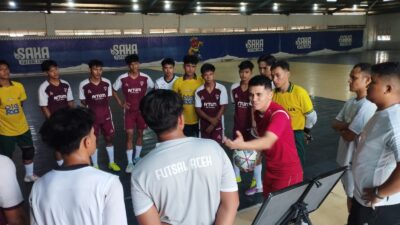 Mantan Pemain TimNas Indonesia Semangati Pemain Futsal PON Aceh