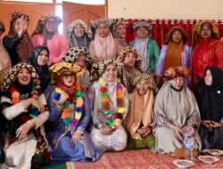 Pj Ketua Dekranasda Aceh Kunjungi Desa Kerajinan Toweren Antara