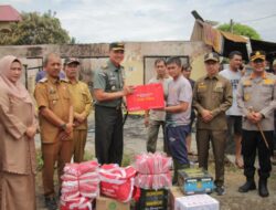 Dandim 0101/KBA Bersama Forkopimda Kota Kunjungi Korban Kebakaran Aspol Lamteumen Barat