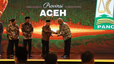Jangkauan Layanan JKN Aceh Merata, Pemerintah Aceh Terima Penghargaan Universal Health Coverage (UHC)