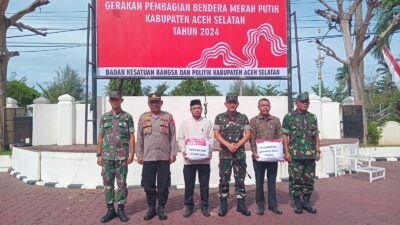 Semarakkan HUT ke-79 RI, Forkopimda Aceh Selatan Bagikan Bendera Merah Putih