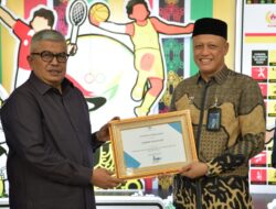 Dukung Layanan Penerbangan Haji, Pj Gubernur Aceh Terima Penghargaan dari Garuda Indonesia