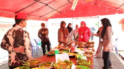 Pj Ketua TP-PKK Cut Rezky Tinjau Lomba Masakan Tradisional Kwarcab Pramuka Aceh Besar