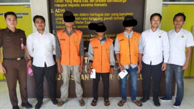 Polisi Serahkan Tersangka Kasus Perambahan Hutan dan Tersangka Kasus Judi Online ke Jaksa