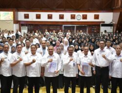Kukuhkan Tim Kesehatan dan SDM PON XXI, Ini Pesan Pj Sekda Aceh