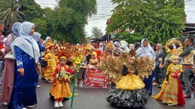 Ratusan Siswa PAUD dan TK Meriahkan Pawai Budaya HUT ke-79 RI