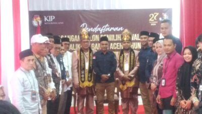 Balon Perseorangan Cek Zainal-Mulia Rahman Pendaftar Pertama ke KIP Banda Aceh
