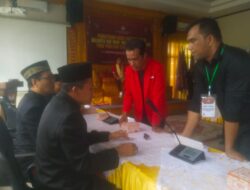 Ribuan Massa Ramaikan Pendaftaran Bacalon Wawalkot Sayuti Abubakar di Kantor KIP