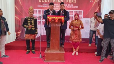 Balon Bupati dan Wakil Bupati Darmansyah dan Sudirman Mendaftar Ke KIP Aceh Selatan