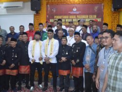 Ratusan Simpatisan dan Partai Pengusung Antar Daftar Paslon Imam di KIP Lhokseumawe