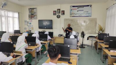 Sejumlah Praktisi DUDIKA Jadi Guru Tamu di SMKN 1 Al Mubarkeya