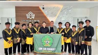 Penampilan Rapai Geleng UIN Ar-Raniry Pukau Pengunjung SeIBa International Festival 2024