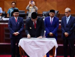 Sampaikan Pendapat Akhir, Pj Gubernur Safrizal Apresiasi DPRA