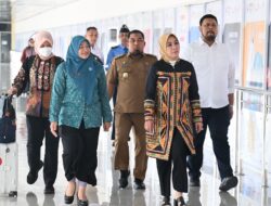 Pj Bupati Aceh Besar Sambut Ketua Umum TP-PKK Pusat di Bandara SIM