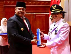 Pj Gubernur Safrizal Lantik Azwardi Jadi Pj Bupati Aceh Barat