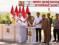 Presiden Jokowi Didampingi Pj Gubernur Aceh dan Pj Bupati Aceh Besar Resmikan Inpres Jalan Daerah