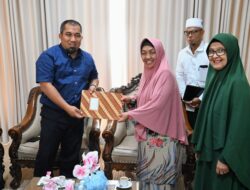 Disodor Program ‘Bunda Saweu Sikula’, Pj Bupati Iswanto: Aceh Besar Telah Punya Program SPT