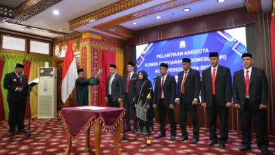 Pj Gubernur Safrizal Lantik Anggota KPI Aceh Periode 2024-2027