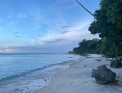Pantai Sumur Tiga, Pesona Alam dan Sejarah di Titik Nol Kilometer Indonesia