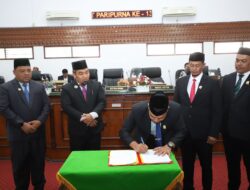 Ketua DPRK dan Pj Bupati Aceh Besar Tandatangani Nota Kesepakatan KUA-PPAS APBK 2025