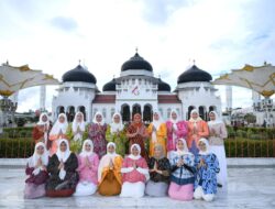 Pengurus DWP Ditjen Bina Adwil Kemendagri Borong Produk Dekranasda Aceh