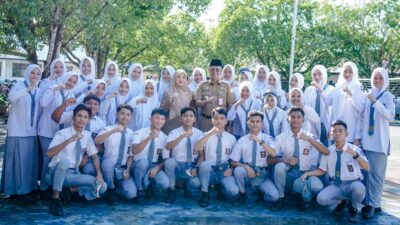 Kunjungi SMAN 1 Seunagan, Pj Bupati Iskandar Bertindak sebagai Pembina Upacara