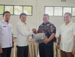 Satlinmas PAM TPS Langsa Timur Terima Atribut Pilkada 2024