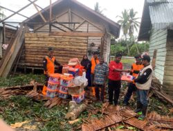 Dilanda Banjir, Pj Bupati Azwardi Instruksikan BPBD Salurkan Bantuan Masa Panik