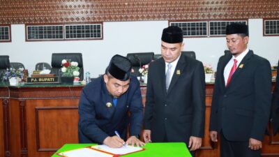 Pemkab dan DPRK Aceh Besar Sahkan APBK 2025