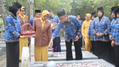 HUT ke 53 Korpri, Dewan Pengurus Korpri dan PNS Polda Aceh Gelar Ziarah dan Tabur Bunga di TMP