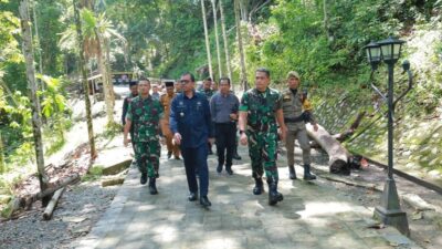 Danrem 012/TU Bersama Rombongan Ziarah dan Tinjau Renovasi Makam Pahlawan Nasional Teuku Umar