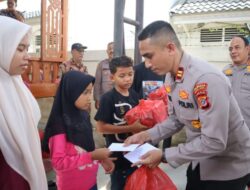 Peringati Maulid, Kapolsek Banda Raya Santuni Anak Yatim