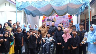 Pj Bupati Azwardi Serahkan Kursi Roda untuk Penyandang Disabilitas SDLB Meulaboh