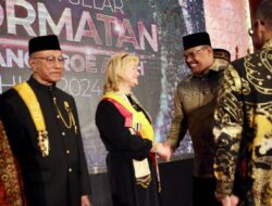 Pj Gubernur Safrizal Hadiri Pemberian Gelar Kehormatan Wali Nanggroe Aceh