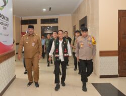 Pj Gubernur Safrizal Sambut Kedatangan Menteri LHK di Bandara SIM