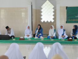 Ketua BKMT Aceh Besar Silaturahmi dan Ikut Pengajian di Meunasah Manyang Lamlhom