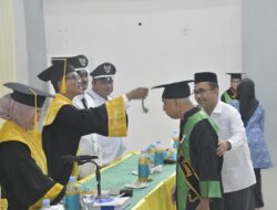 Pj Wali Kota Syaridin Wisuda Sekolah Lansia Kota Langsa