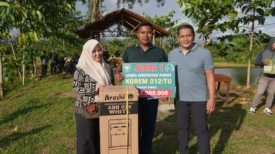 Pemenang Lomba Rumah dan RT Terbersih Terima Penghargaan dari Danrem 012/TU